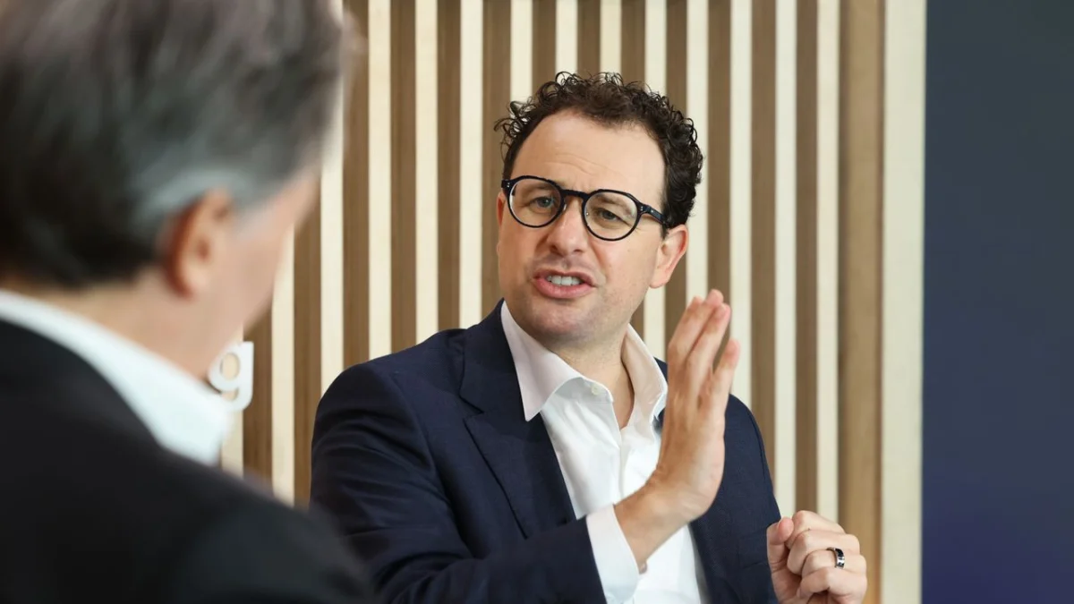 Anthropic desafía al Departamento de Guerra de EE. UU. en la regulación de IA militar