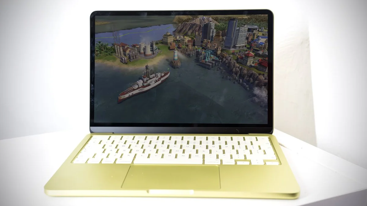 La alta demanda del MacBook Neo supera las expectativas de Apple, generando retos.
