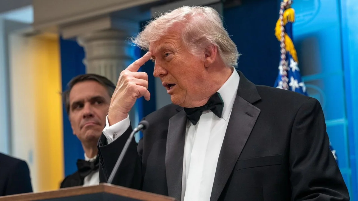 La controversia del juego del sospechoso del tiroteo provoca un auge en la actividad y críticas masivas